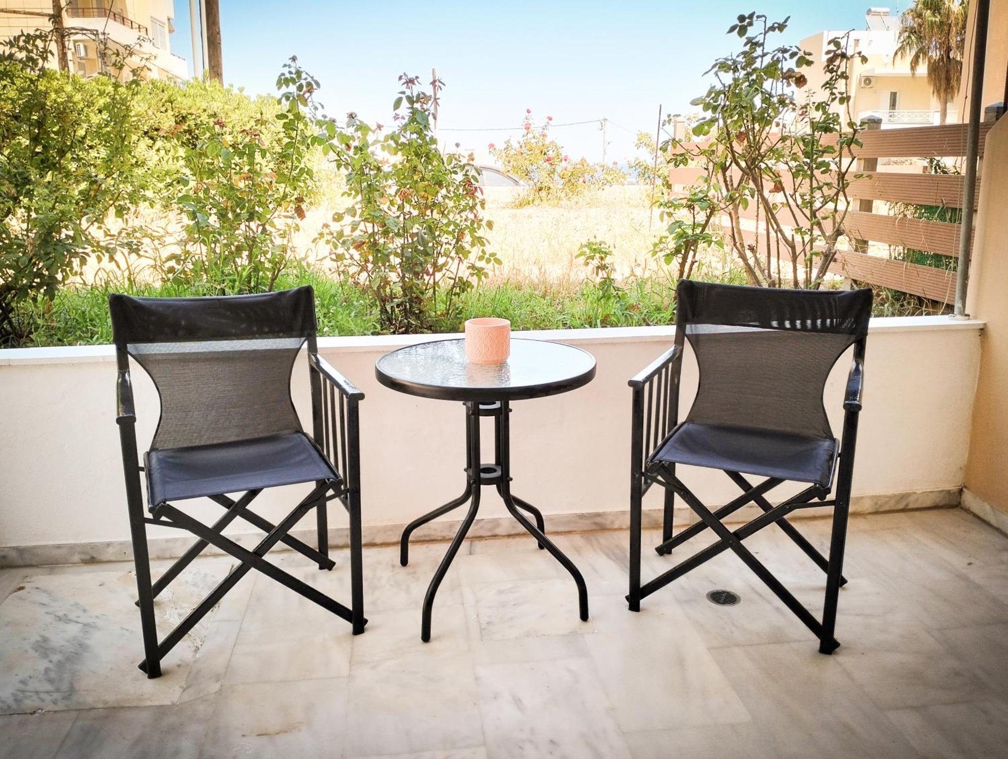 Estia Residence, העיירה רתימנו